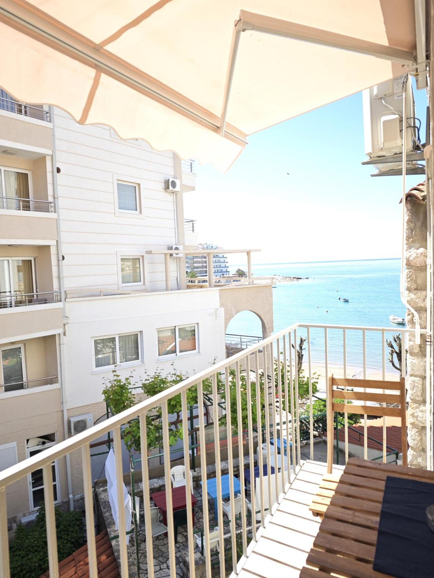 Fisherman House Apartments Рафаиловичи Екстериор снимка