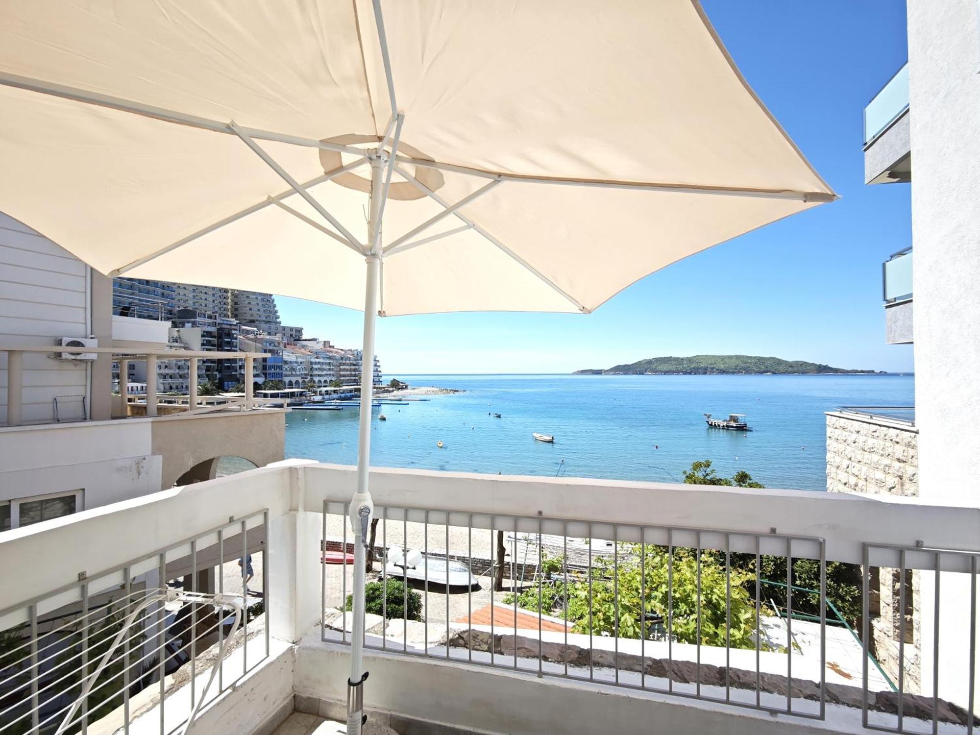 Fisherman House Apartments Рафаиловичи Екстериор снимка
